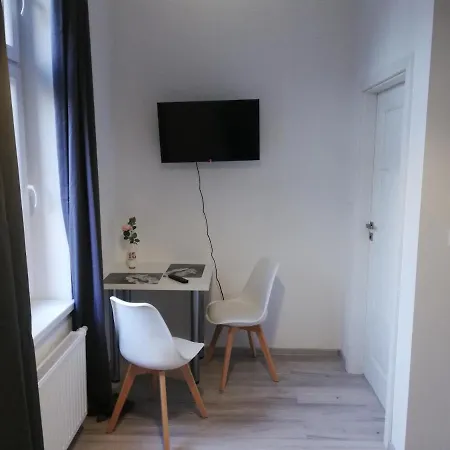 Przy Gimnazjalnej * Μπίντγκοστς