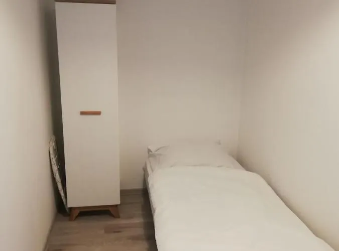 普利兹吉姆纳内公寓 *