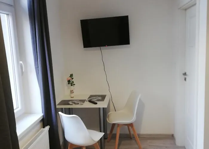 普利兹吉姆纳内公寓 *